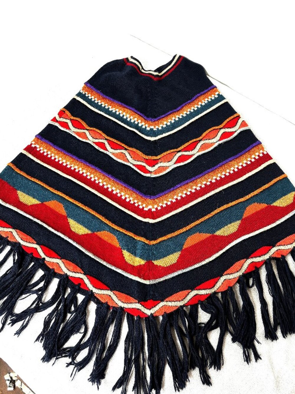 Vtg 70’s Artesanias Inca 100% Alpaca Multi Color Fringed Poncho Small